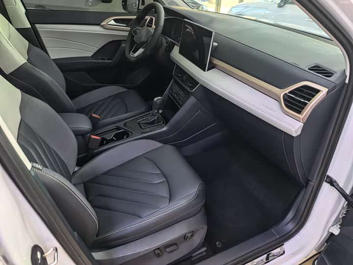 Фото 8 - Volkswagen Tharu