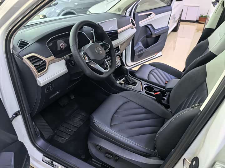 Фото 9 - Volkswagen Tharu