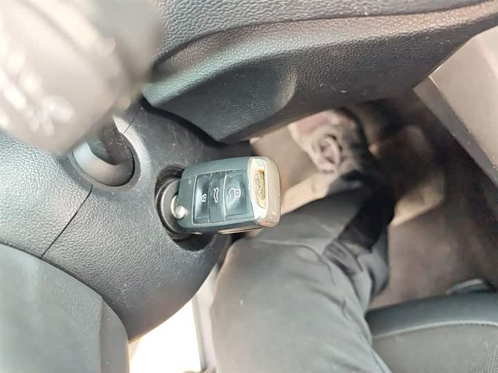 Фото 11 - Volkswagen T-Roc