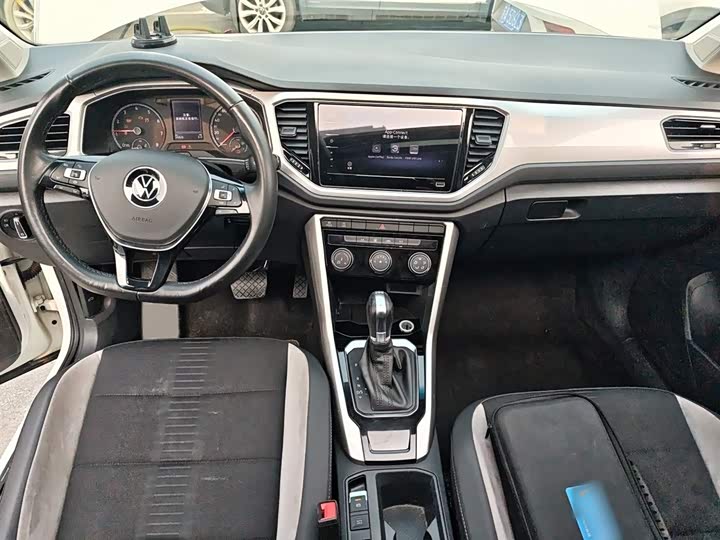 Фото 12 - Volkswagen T-Roc