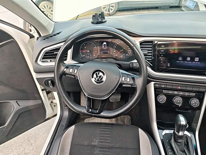 Фото 3 - Volkswagen T-Roc