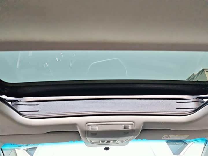 Фото 8 - Volkswagen T-Roc