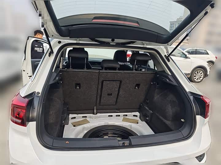 Фото 9 - Volkswagen T-Roc