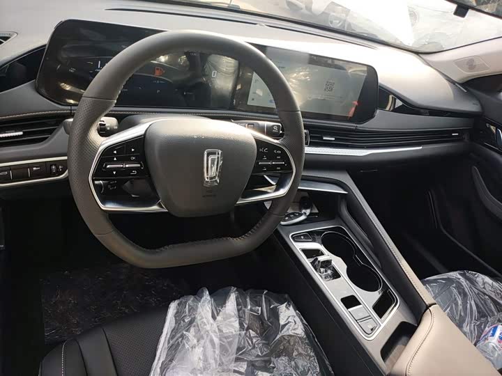 Фото 10 - Bestune B70