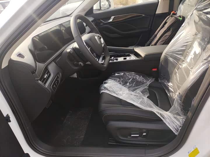 Фото 15 - Bestune B70