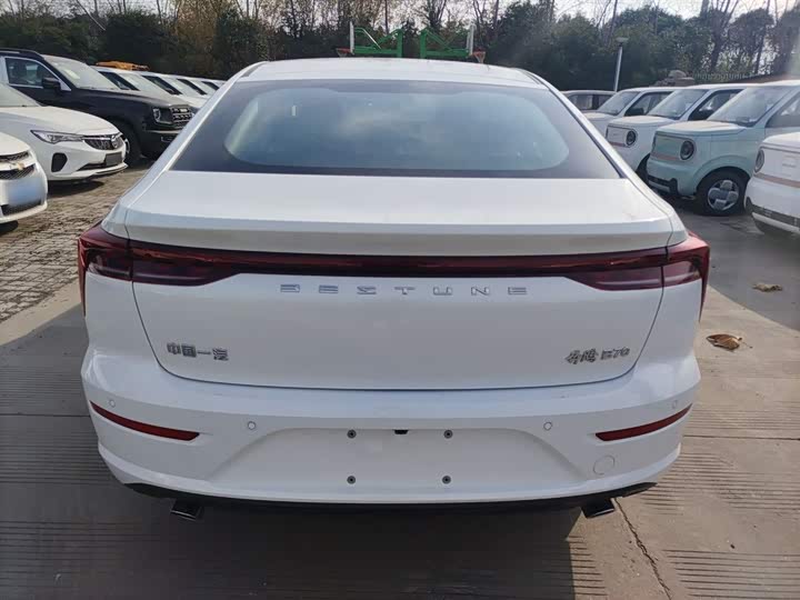 Фото 6 - Bestune B70