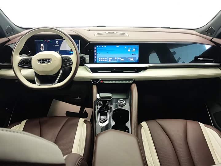 Фото 12 - Geely Monjaro