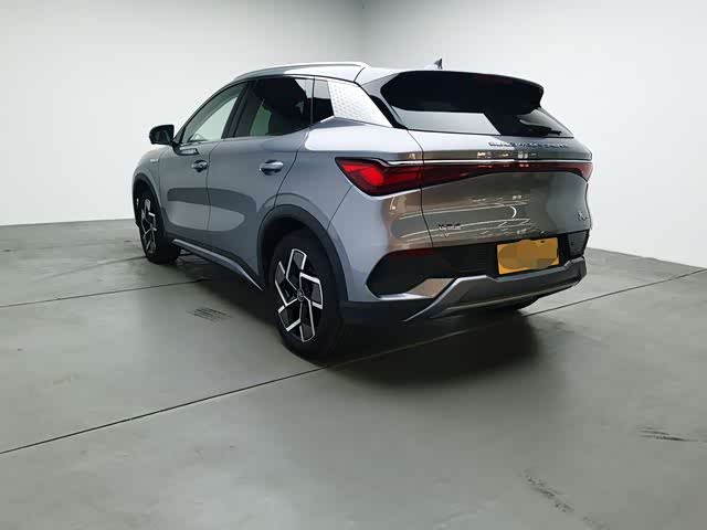 Фото 2 - BYD Yuan Plus