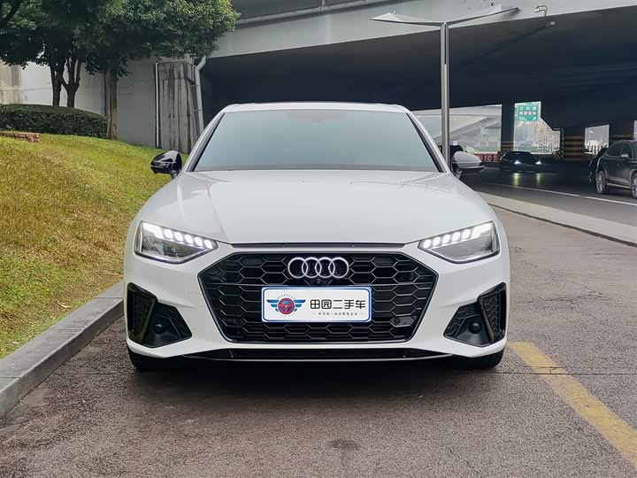 Фото 2 - Audi A4L