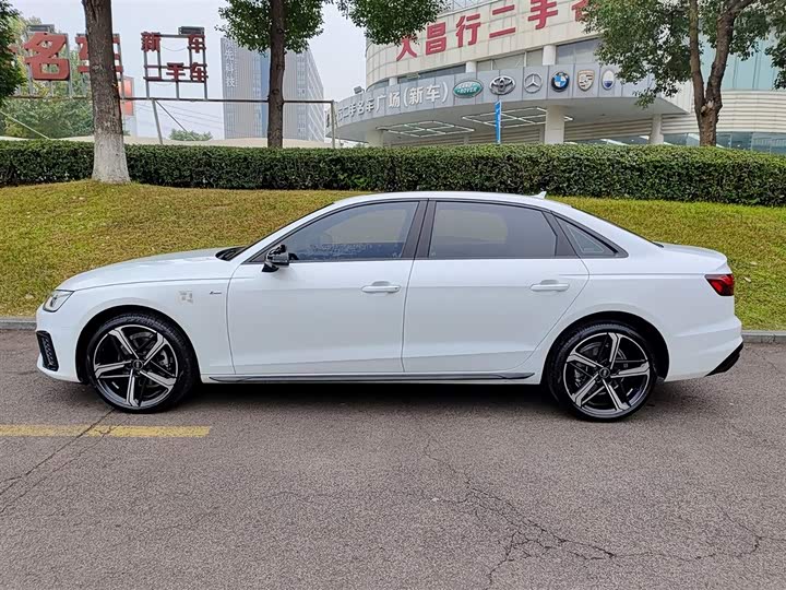 Фото 3 - Audi A4L