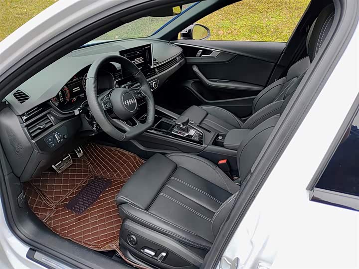 Фото 7 - Audi A4L