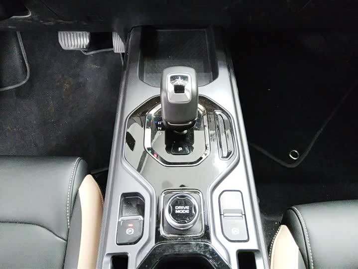 Фото 16 - Geely Icon