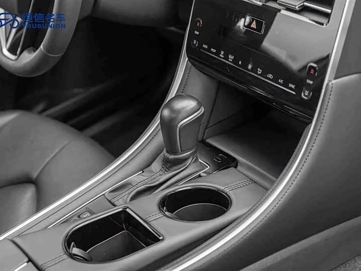 Фото 19 - Toyota Avalon