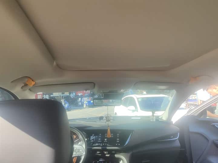 Фото 15 - Buick Envision Plus