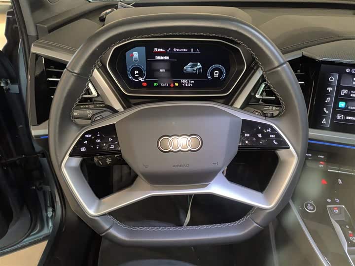 Фото 11 - Audi Q4 e-tron