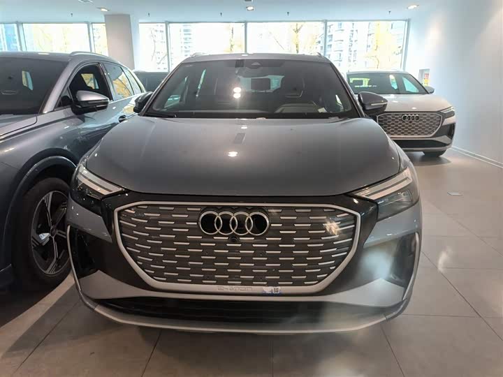 Фото 3 - Audi Q4 e-tron