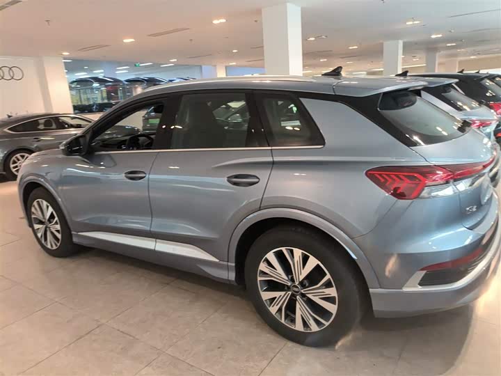 Фото 5 - Audi Q4 e-tron