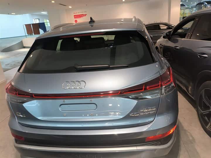 Фото 6 - Audi Q4 e-tron