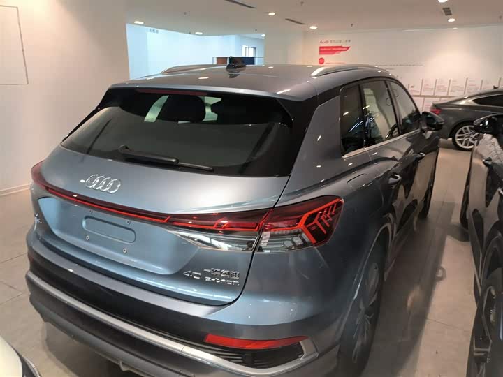 Фото 7 - Audi Q4 e-tron