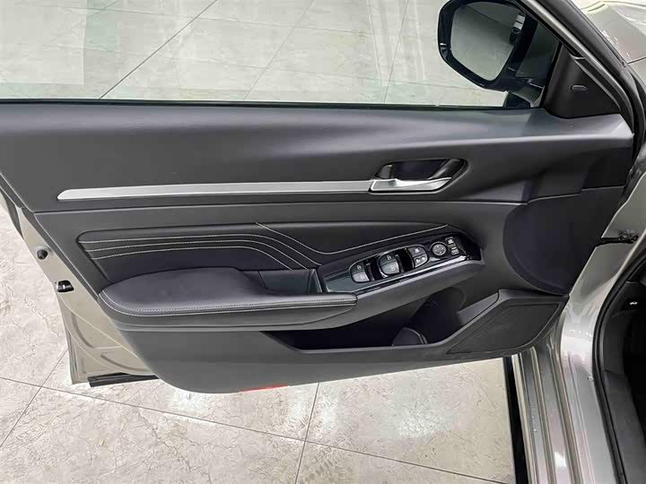 Фото 10 - Nissan Teana