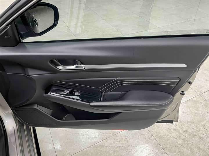 Фото 12 - Nissan Teana