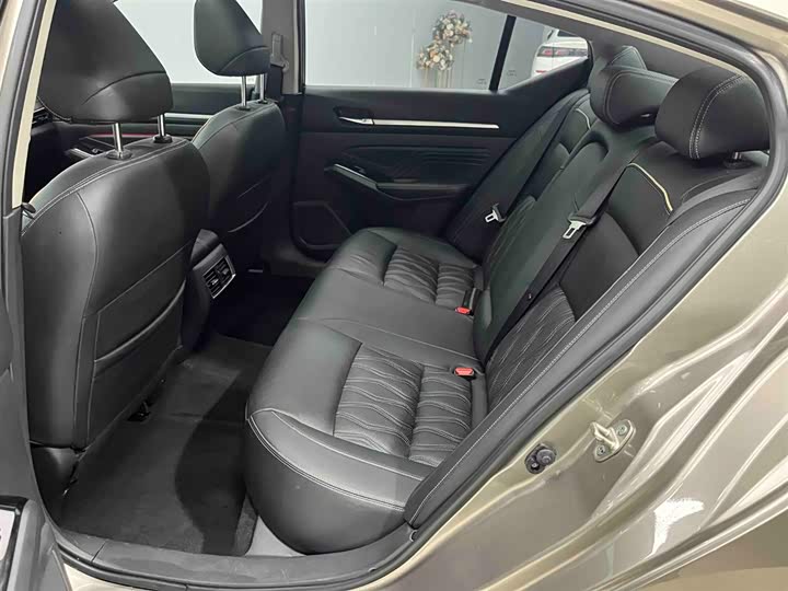 Фото 14 - Nissan Teana