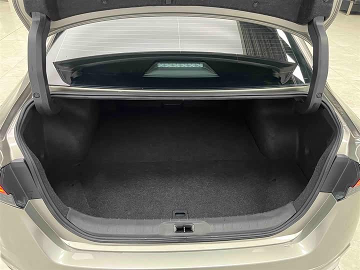 Фото 16 - Nissan Teana