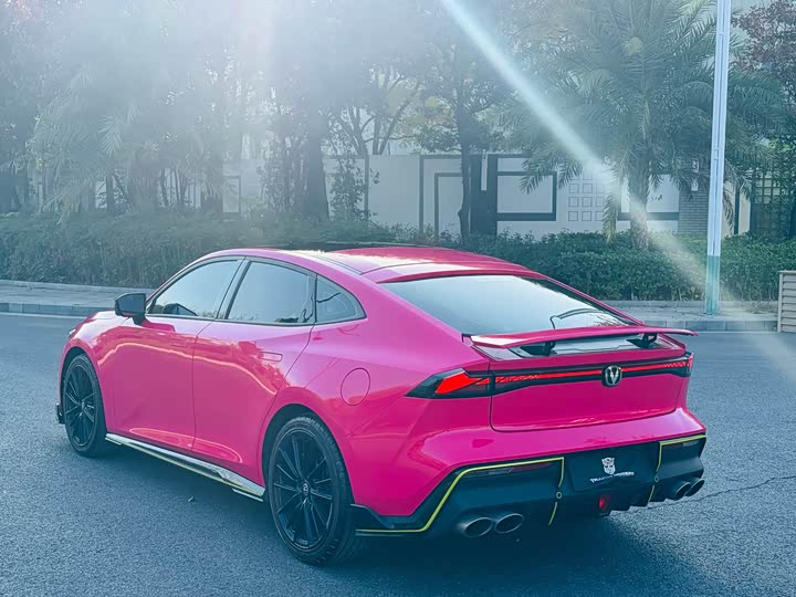 Фото 9 - Changan UNI-V