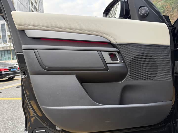 Фото 18 - Land Rover Discovery