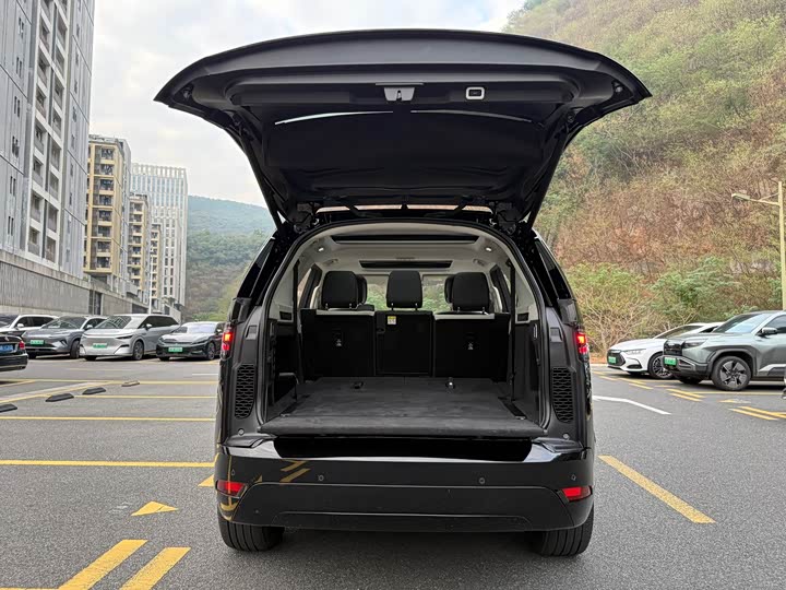 Фото 23 - Land Rover Discovery