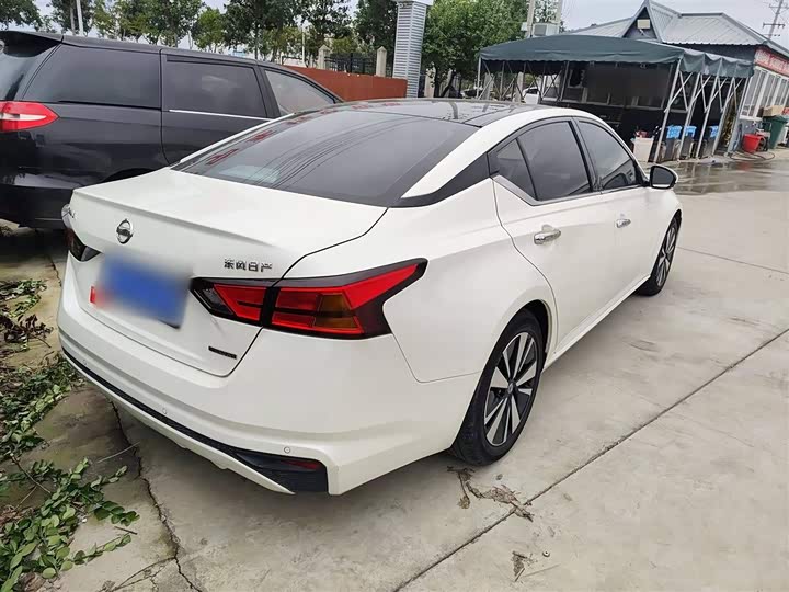 Фото 10 - Nissan Teana