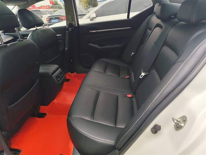 Фото 12 - Nissan Teana