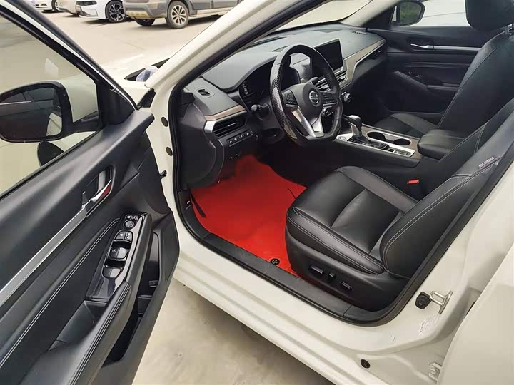 Фото 13 - Nissan Teana