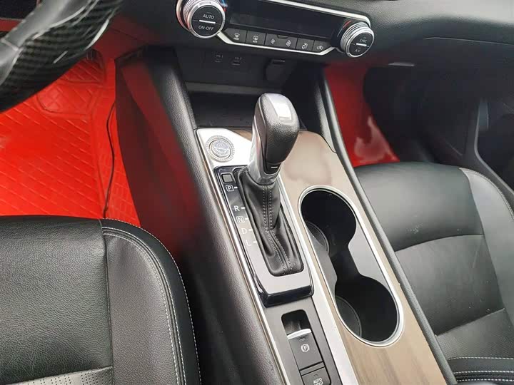 Фото 8 - Nissan Teana