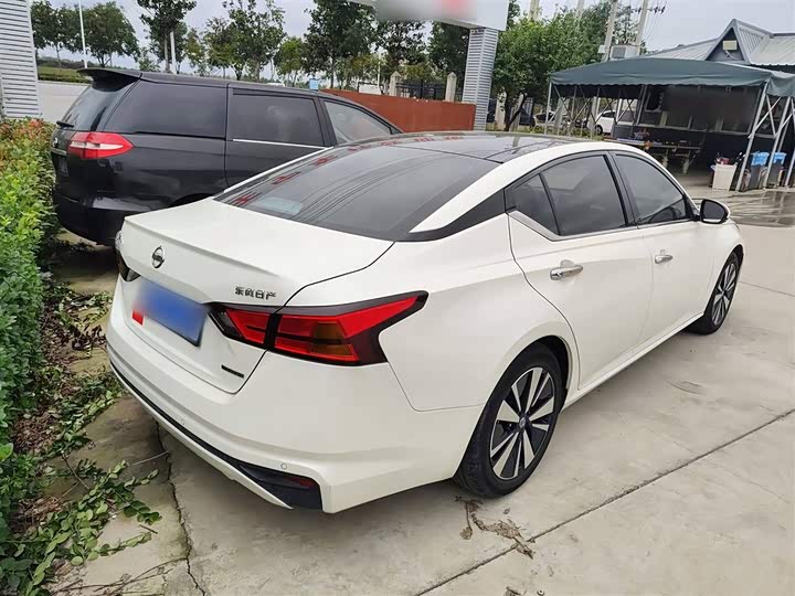 Фото 9 - Nissan Teana