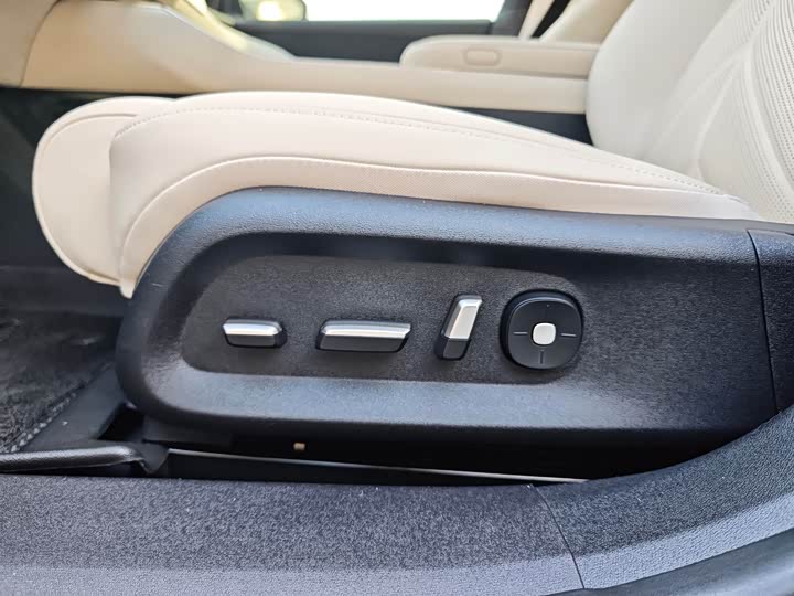 Фото 13 - Nio ET5T