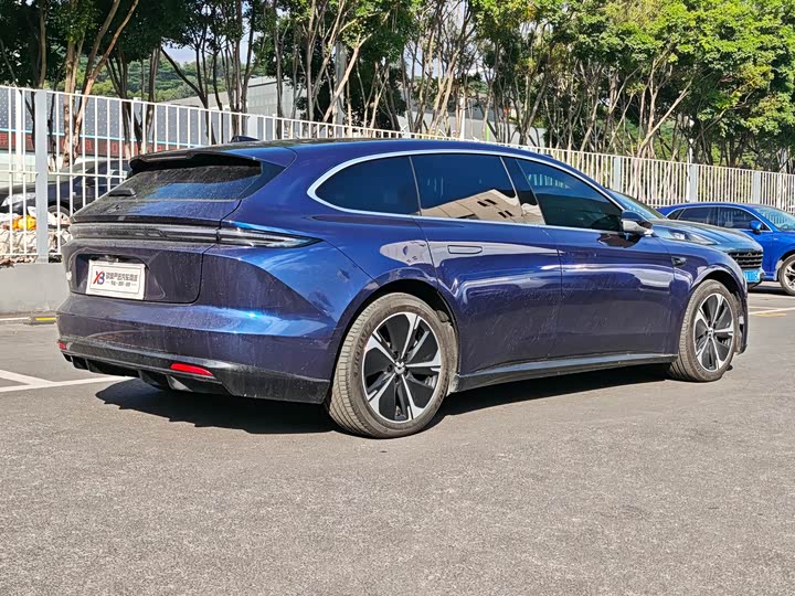 Фото 19 - Nio ET5T