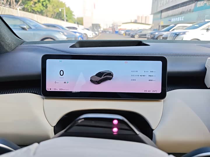 Фото 8 - Nio ET5T