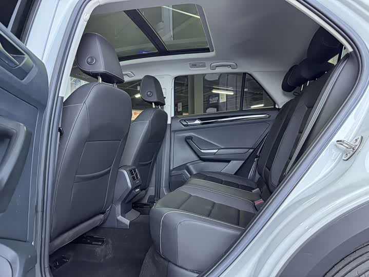 Фото 12 - Volkswagen T-Roc