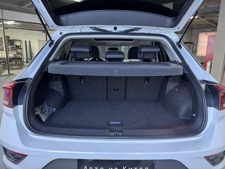 Фото 18 - Volkswagen T-Roc