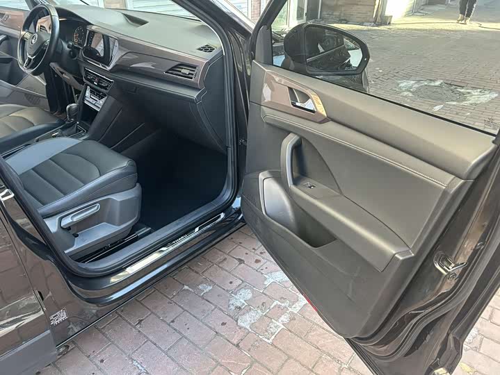 Фото 13 - Volkswagen Tharu