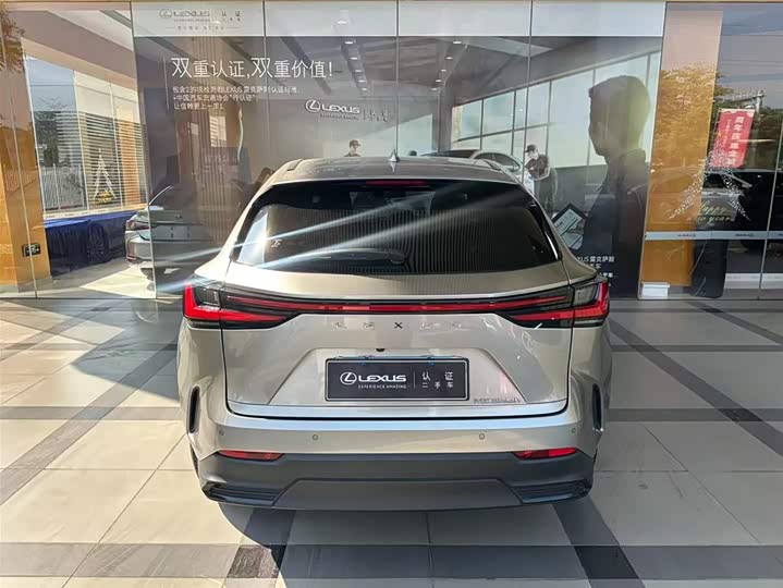 Фото 11 - Lexus NX