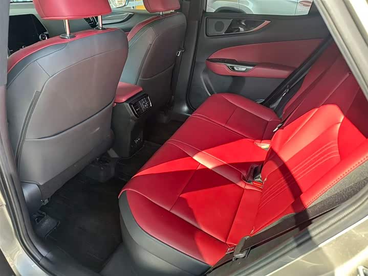 Фото 6 - Lexus NX