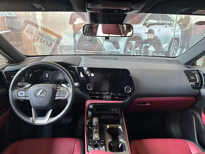 Фото 9 - Lexus NX