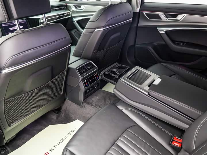 Фото 7 - Audi A6L