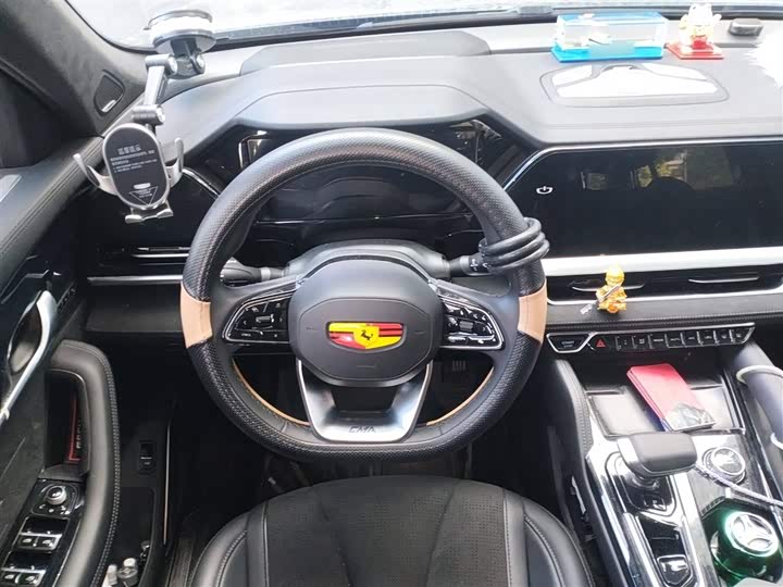 Фото 3 - Geely Monjaro