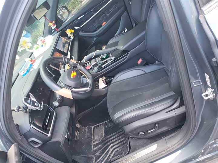 Фото 8 - Geely Monjaro