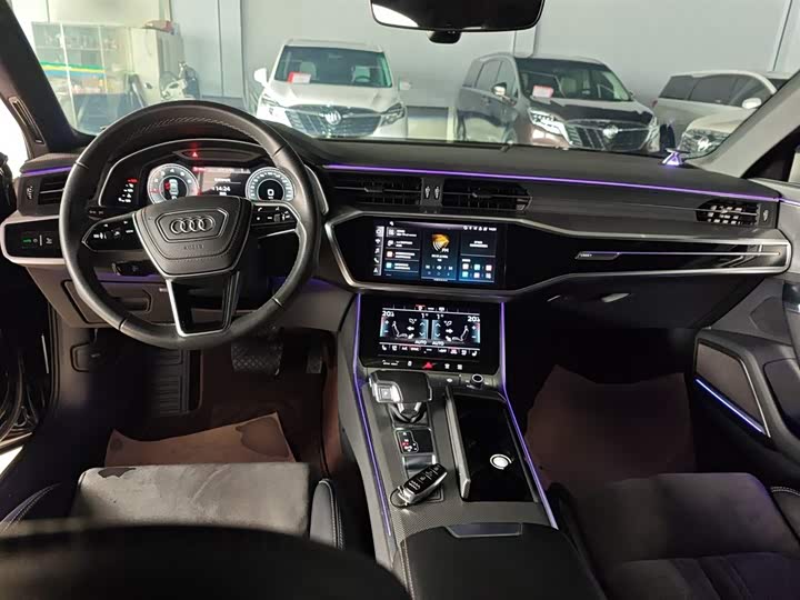 Фото 10 - Audi A6L