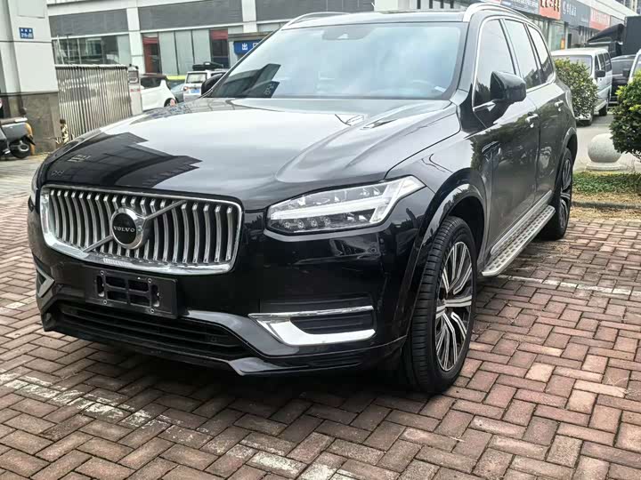 Фото 1 - Volvo XC90