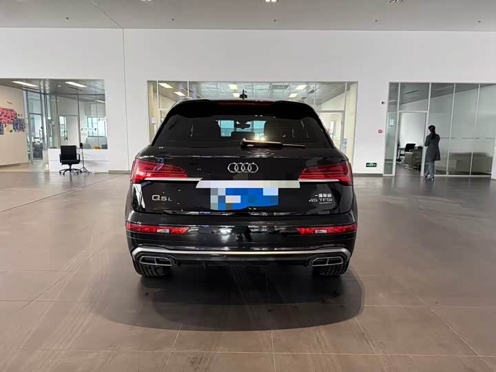 Фото 5 - Audi Q5L